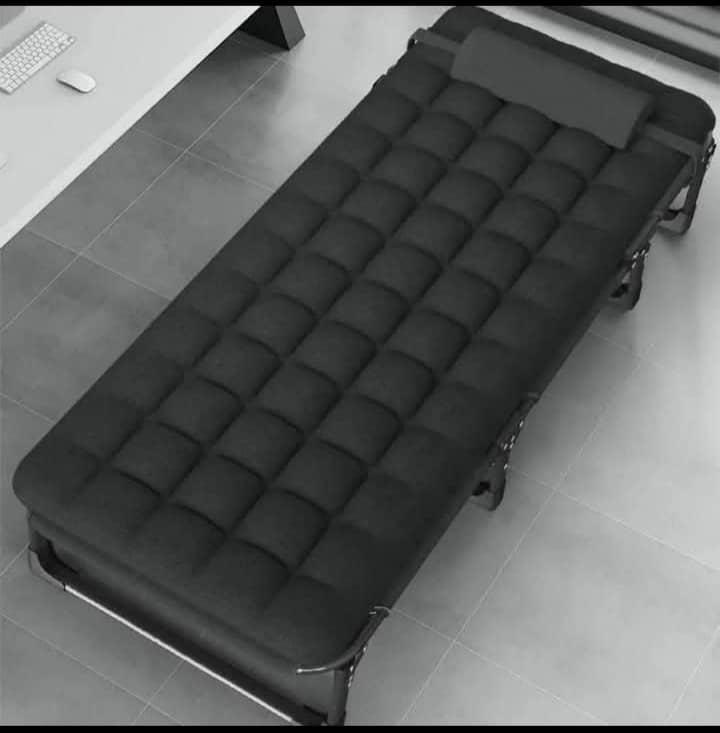 Lit pickot pliable avec mousse ,cadre en métal, Lit orthopédique, multifonctionnel réglable, solide,  transporter facilement, Lit rembourer, 150kg