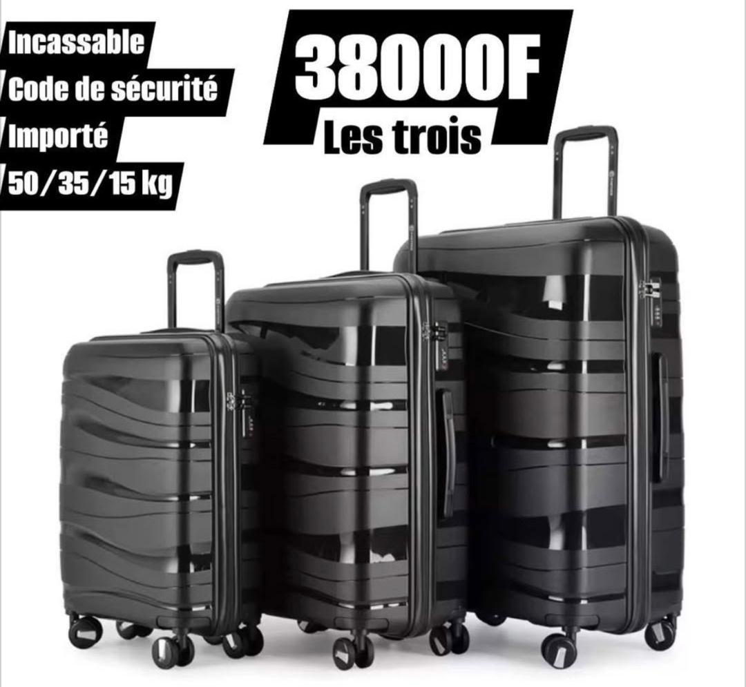 Valise de voyage et pour la maison , incassable.