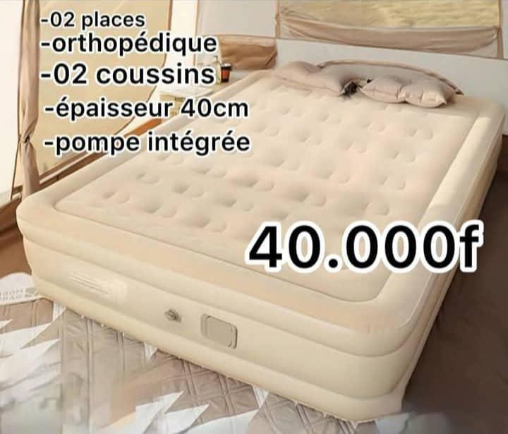 Matelas gonflable pour voyage , et camping, facile à transporter.